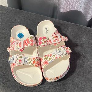 Floral Buckle Slide Sandals - White/Pink